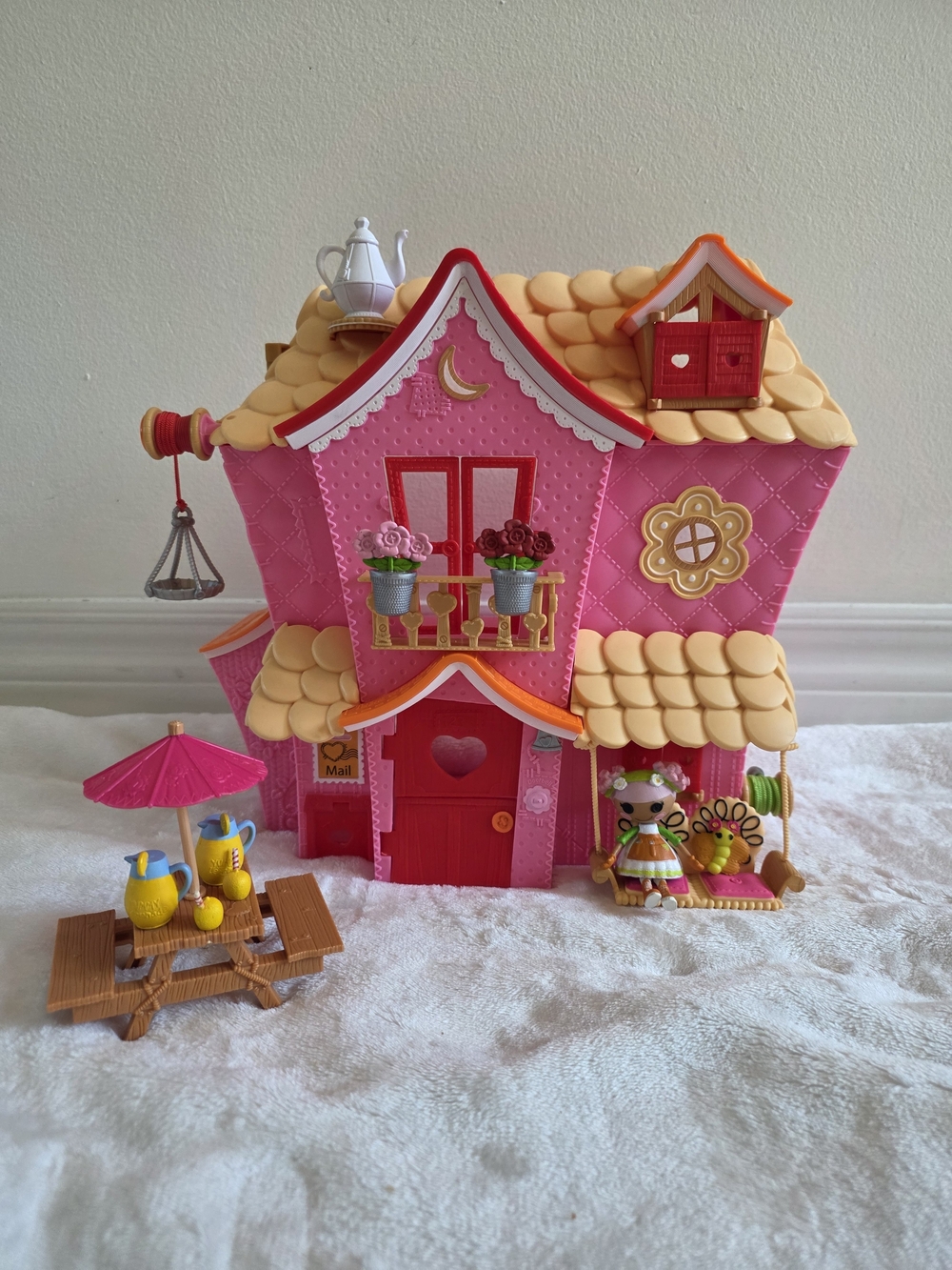 Vintage Mini Lalaloopsy Sew Magical House Playset with Figure, Pet & Accessories